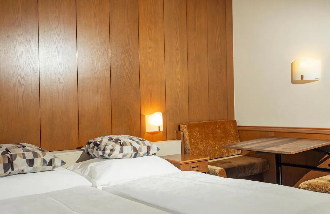 Pension Zum Burggraefler-1
