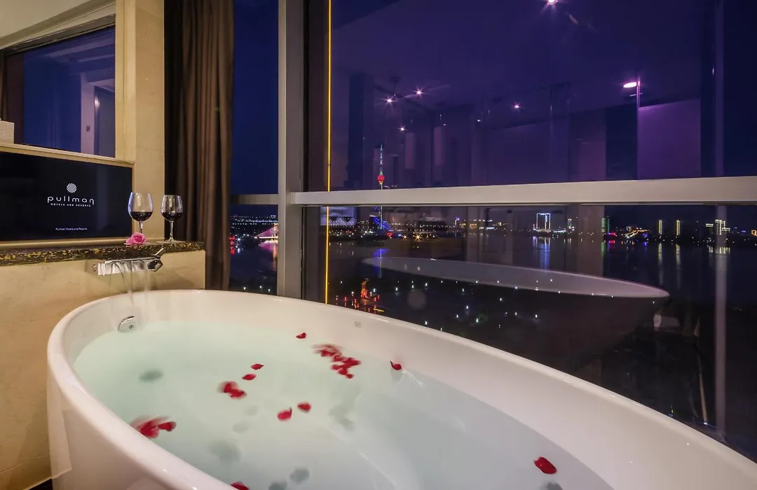 Pullman Linyi Lushang-1