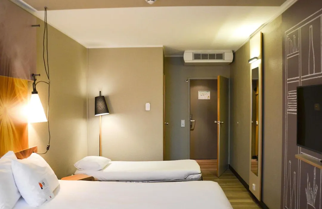 Ibis Hotel Frankfurt Airport-1