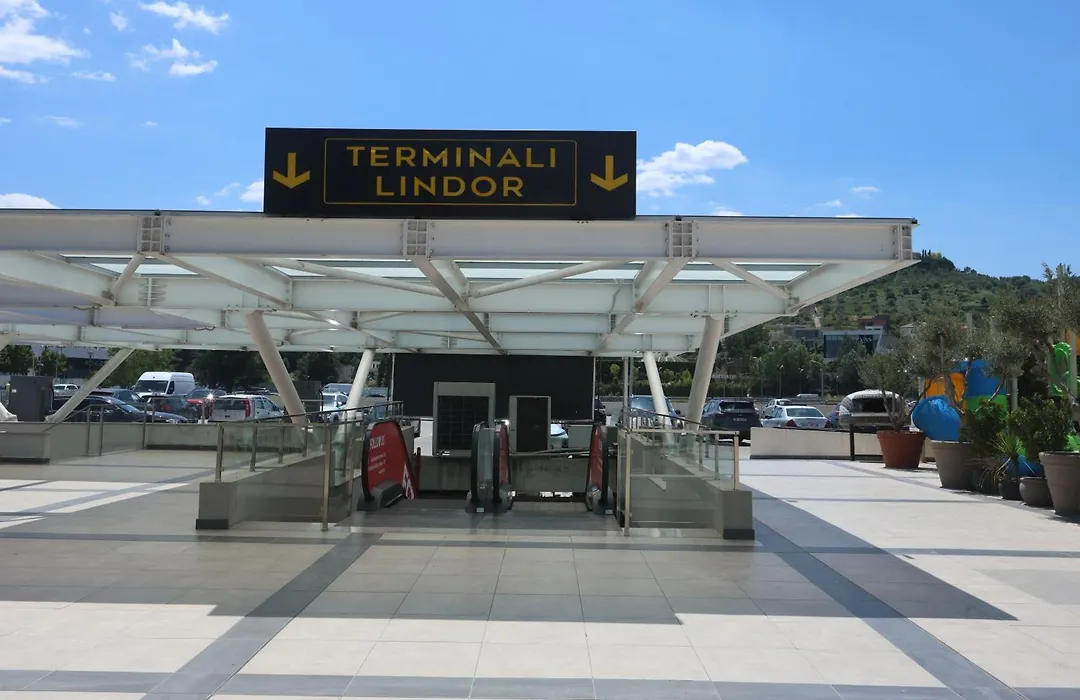 Metro Hotel Terminal-1