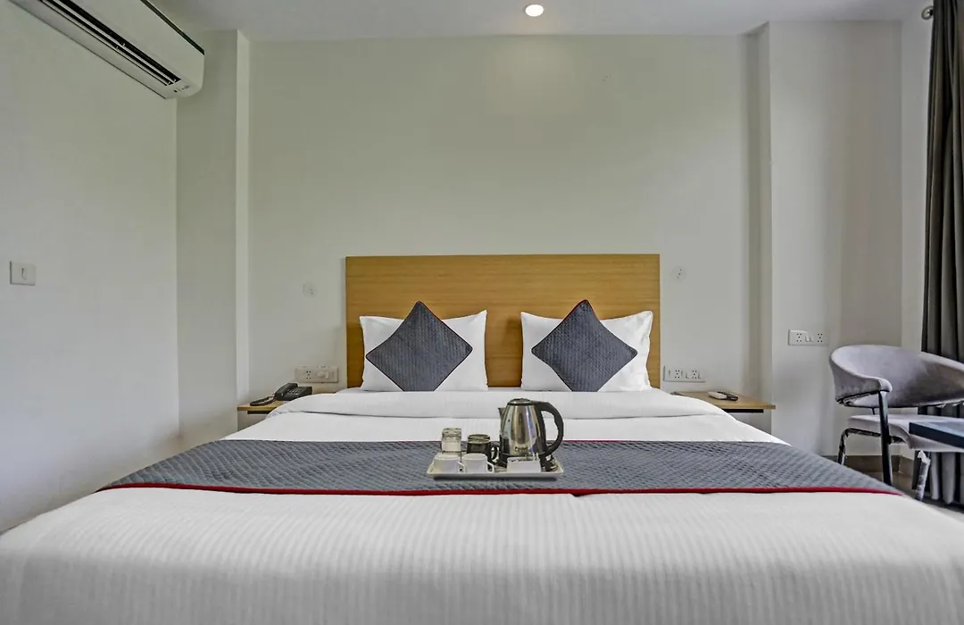 Townhouse Hotel Royal Oak-1