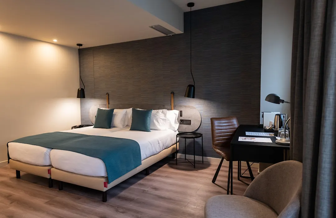 Atenea Rekord Suites Barcelona-1