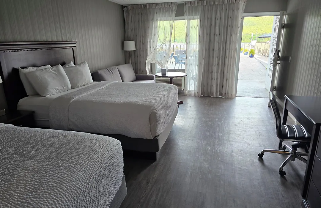 Georgian Lakeside Resort-1