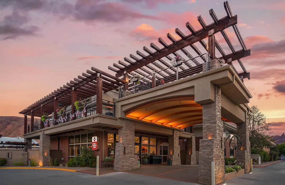 Best Western Plus Canyonlands Inn-1