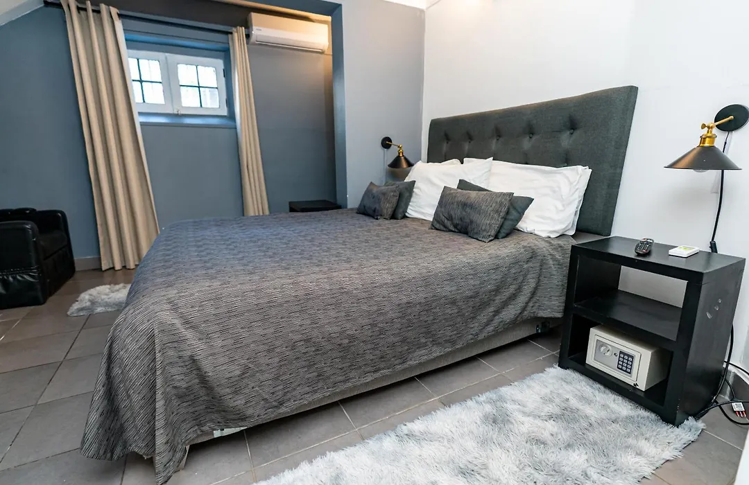 De Blasis Budget Rooms-1