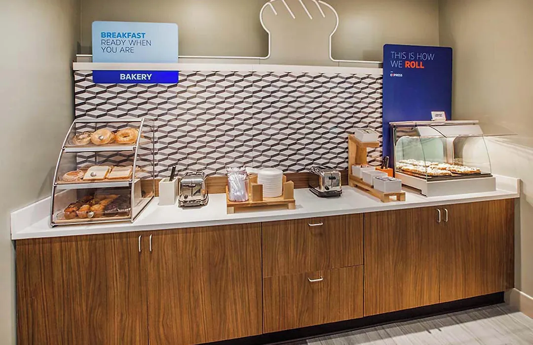 Holiday Inn Express Hotel & Suites London By Ihg-1