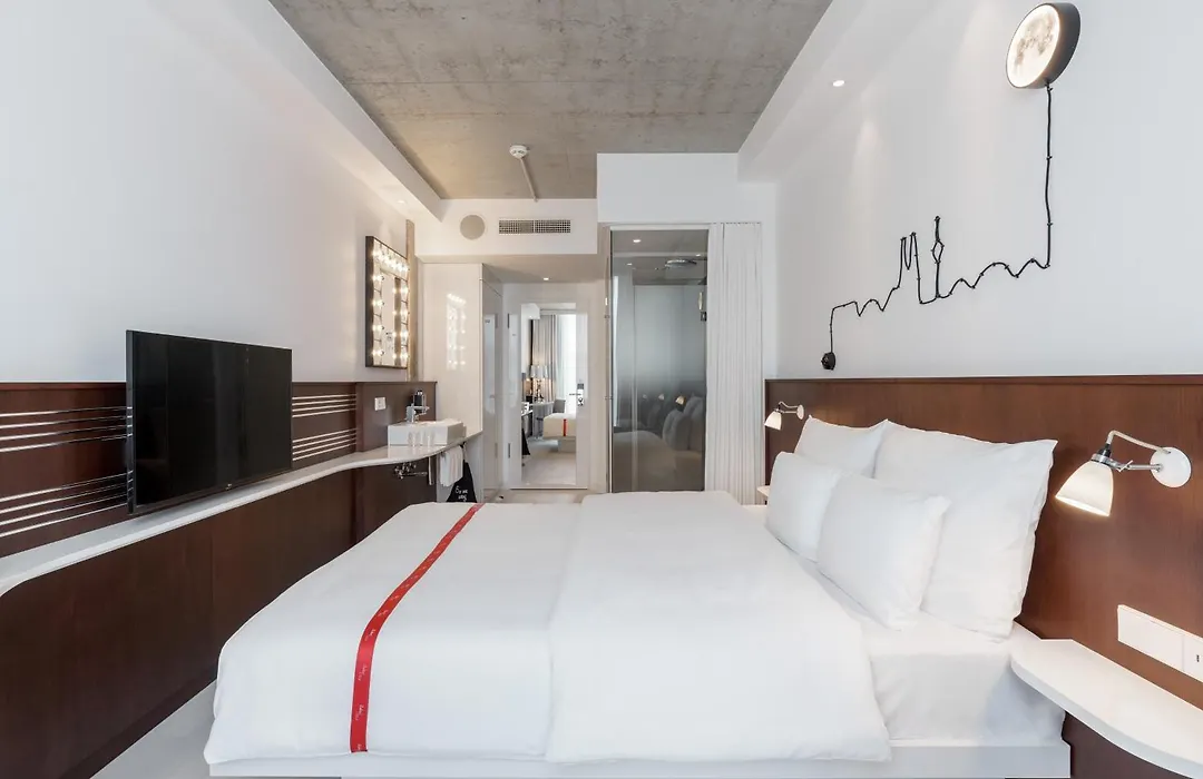 Ruby Ella Hotel Cologne By Ihg-1
