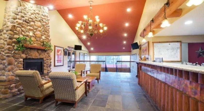 Ramada By Wyndham Monument-1