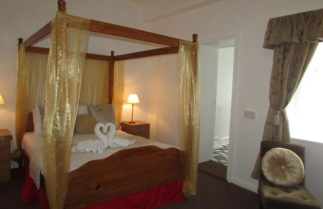 Holliers Hotel-1