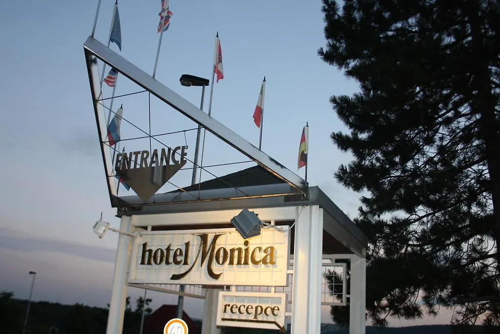 Hotel Monica-1