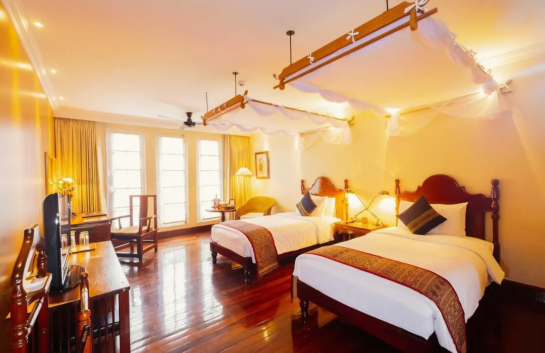 Savoy Hotel-1