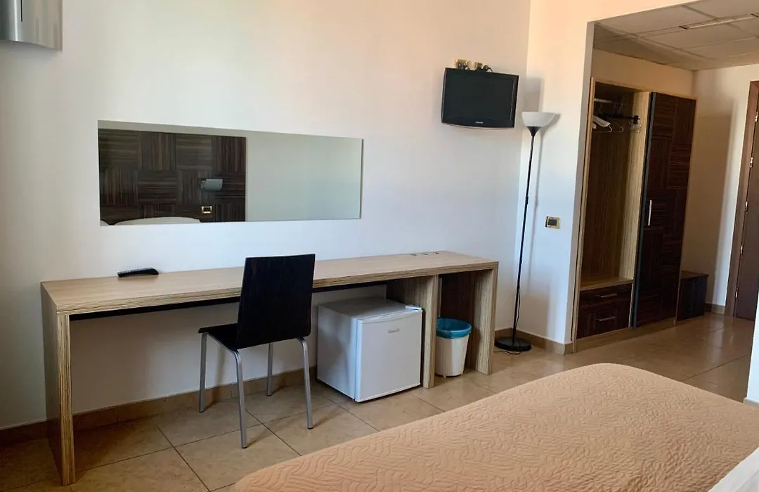 Hotel Riverside-1