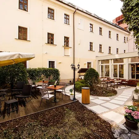 Beigli Hotel & Garden-2
