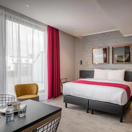 Amory Hotel By Hyllit-2