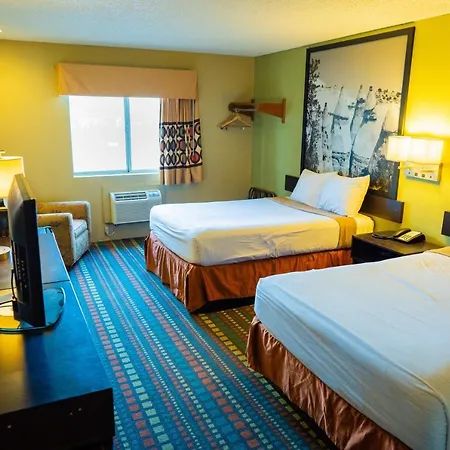Super 8 By Wyndham Belen Nm-3