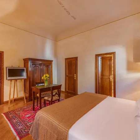 Boutique Hotel In Piazza Della Signoria-3
