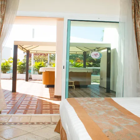 Flamingo Suites Boutique Hotel-3