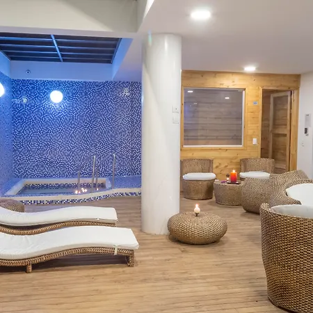 Hotel Regency Suites La Feria-2