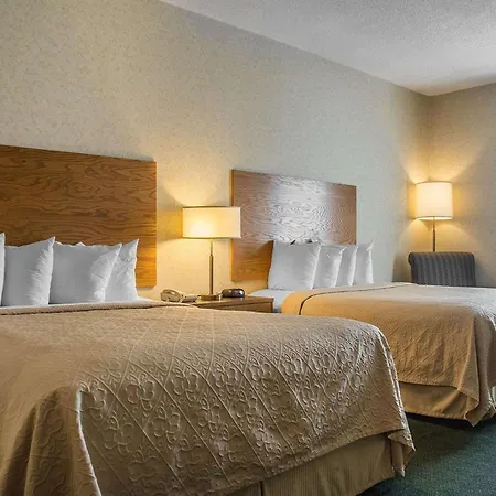 Quality Hotel & Suites Woodstock-3