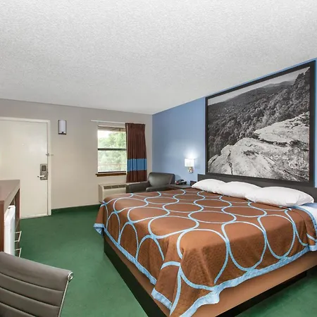 Super 8 By Wyndham Malvern-3