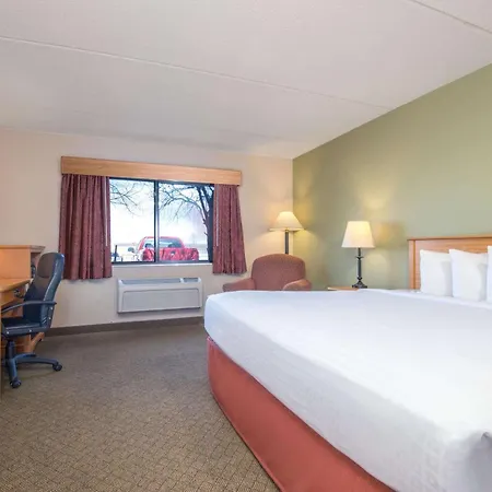 Americinn By Wyndham Pampa Event Center-3