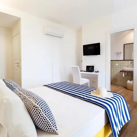 YourHome - Relais Loggia Li Galli-2