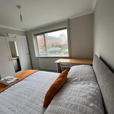 The Coral Guest House Southampton, Family Rooms, Suitable For Contractors-3
