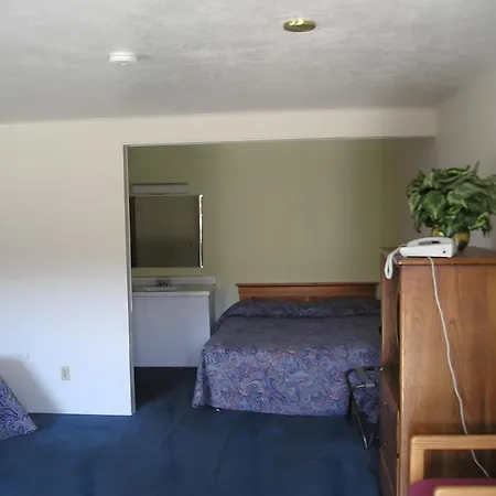 Yellowstone Country Inn-2