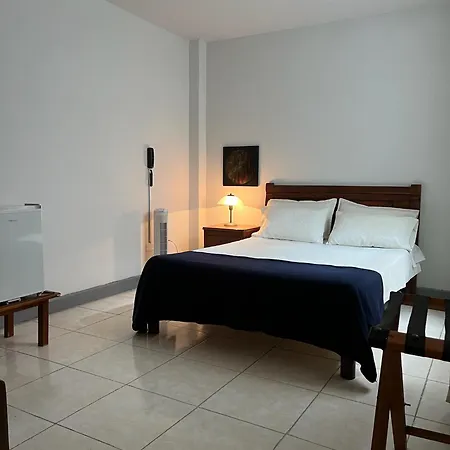 HOTEL ARMENIA CENTRO , TENEMOS AGUA CALIENTE y FACTURACION ELECTRONICA, Gracias-3