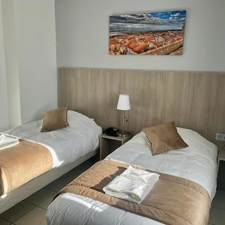 Hotel Les Arcades-3