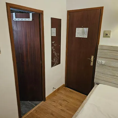 Seven Hostal-2
