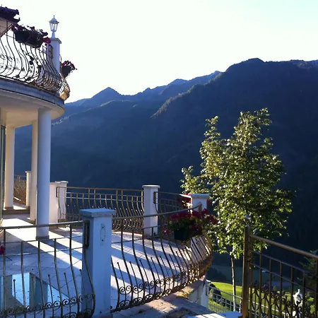 Das Land-Palais - Your Lovely Mountain Hideaway-3