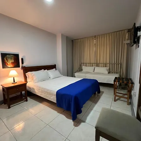 HOTEL ARMENIA CENTRO , TENEMOS AGUA CALIENTE y FACTURACION ELECTRONICA, Gracias-2