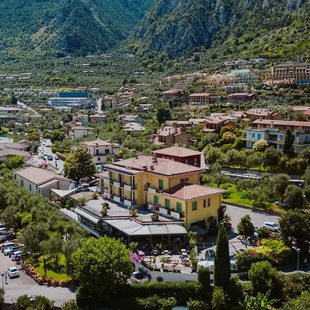 Hotel Limone-3