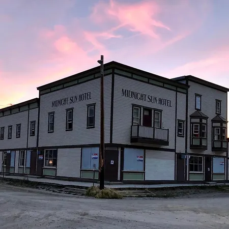 Midnight Sun, A Coast Hotel-3