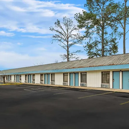 Rodeway Inn & Suites Brookhaven-2