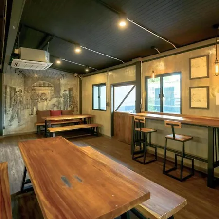 Episode 11 Hostel Sukhumvit-3