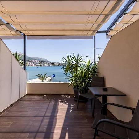 Sea View Luxury Rooms Seven Of Nine-3