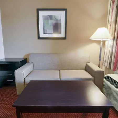 Quality Inn & Suites Clarksville-2