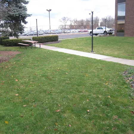 Days Inn By Wyndham Columbus Airport-2