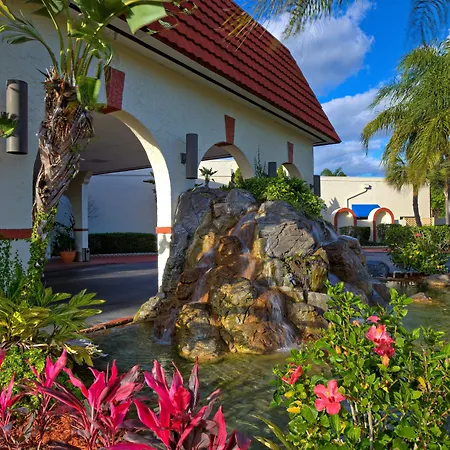 Maingate Lakeside Resort-2