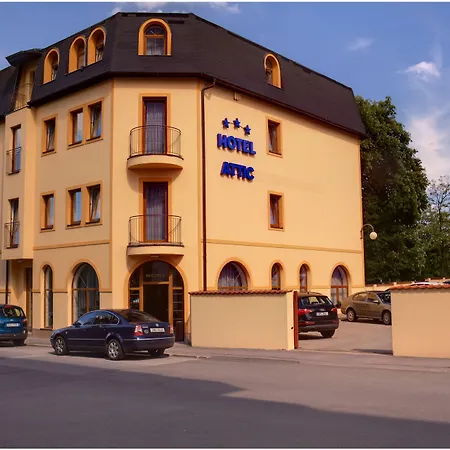 Attic Hotel-2