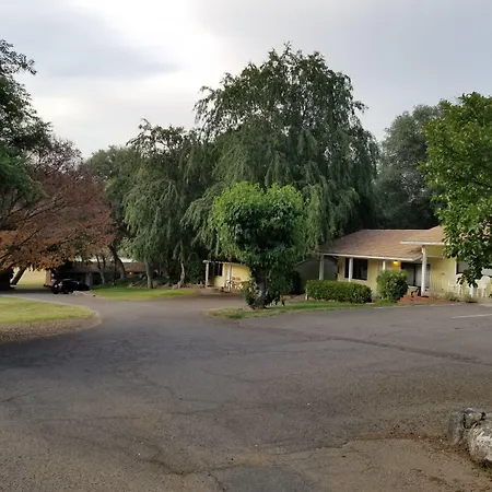 Lazy J Ranch Motel-3