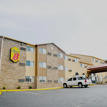 Super 8 By Wyndham Kansas City-2