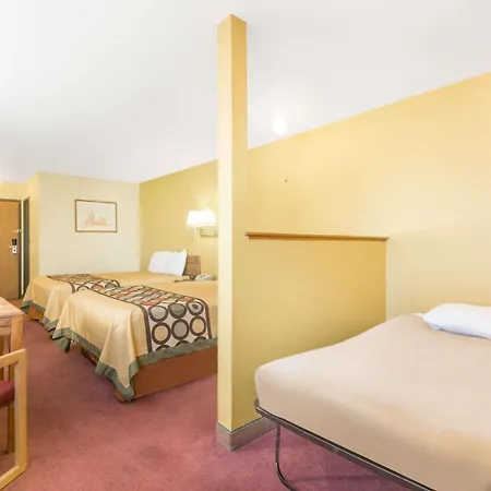 Super 8 By Wyndham Moriarty-2