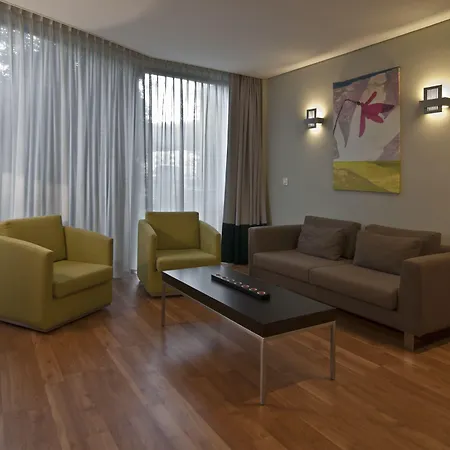 B-Aparthotel Montgomery-3