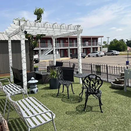 Midtown Inn & Suites-3