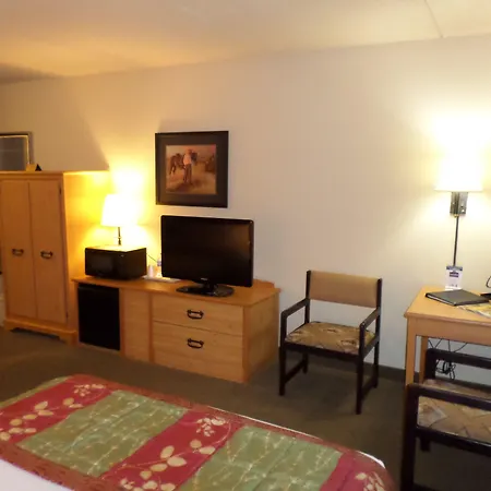 Americinn By Wyndham Pampa Event Center-2