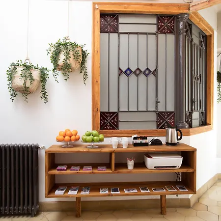 Jardinets Guest House-3