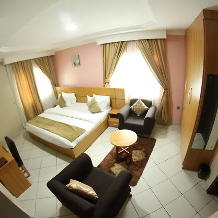 Celia'S Suites-2